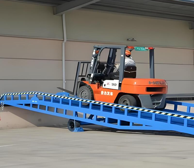 营根镇移动式卸货平台（叉车用）